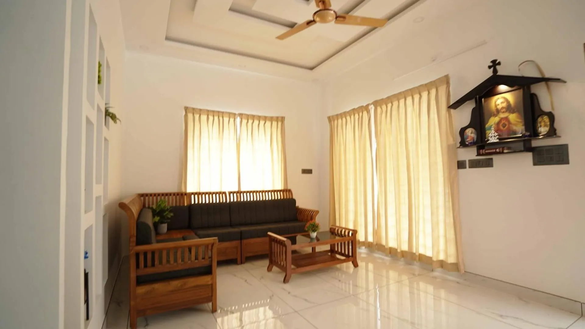 Holiday home House For Daily Rent In Areeparambu, Kottayam Pambadi
