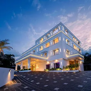 Grand Avenue Hotel